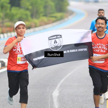 Runner Photo 7028405