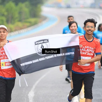 Runner Photo 7028407