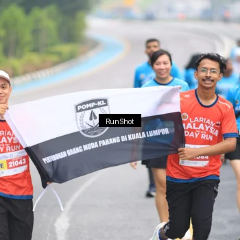 Runner Photo 7028410