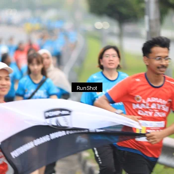 Runner Photo 7028418