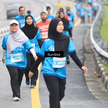 Runner Photo 7028540