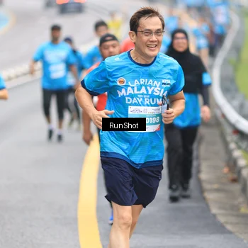 Runner Photo 7028600