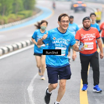 Runner Photo 7028604