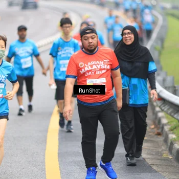 Runner Photo 7028636