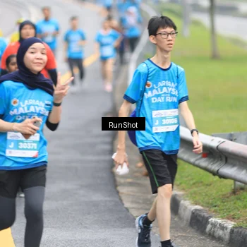 Runner Photo 7028687