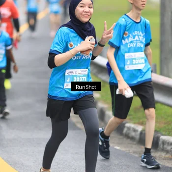 Runner Photo 7028694
