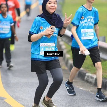 Runner Photo 7028695