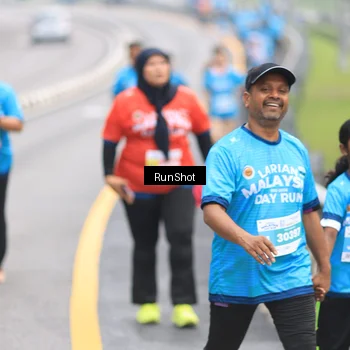 Runner Photo 7028723