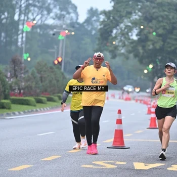 Runner Photo 7028775