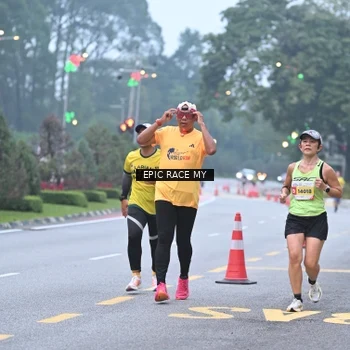 Runner Photo 7028780