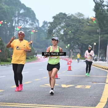 Runner Photo 7028798