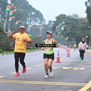 Runner Photo 7028811