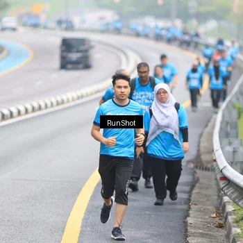 Runner Photo 7028898