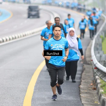 Runner Photo 7028903