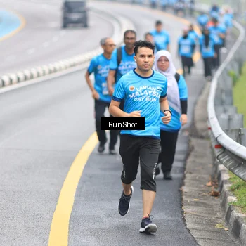 Runner Photo 7028909