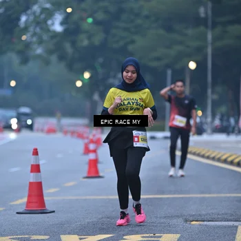 Runner Photo 7028913
