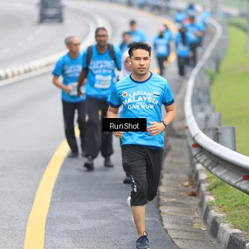 Runner Photo 7028918