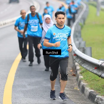 Runner Photo 7028928