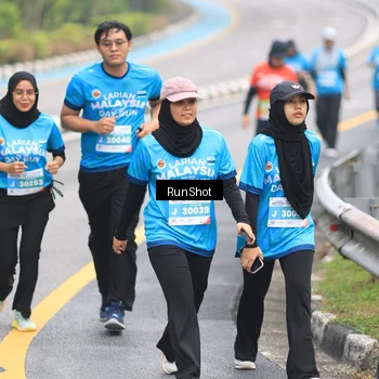 Runner Photo 7028980