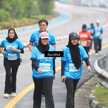 Runner Photo 7028984