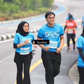 Runner Photo 7029001