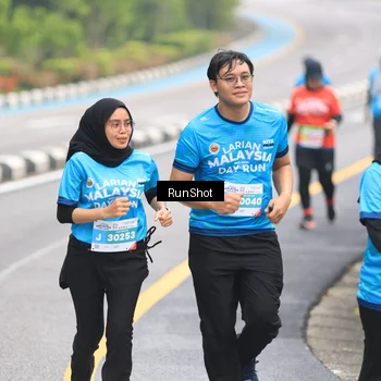 Runner Photo 7029002