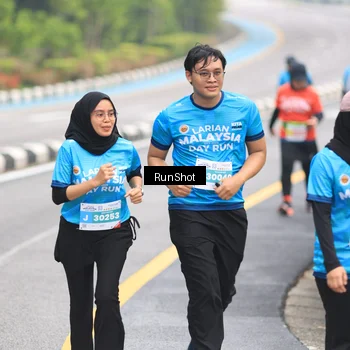 Runner Photo 7029004