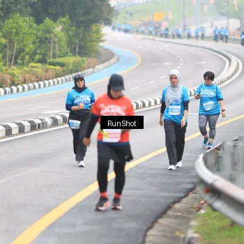 Runner Photo 7029032