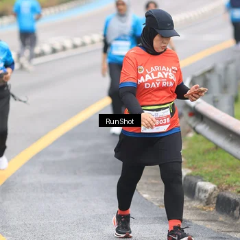 Runner Photo 7029063