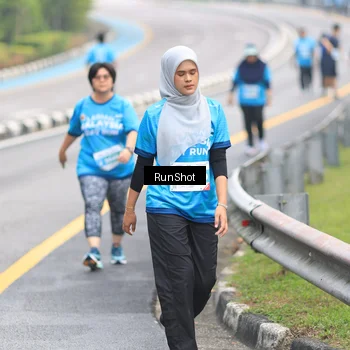 Runner Photo 7029134