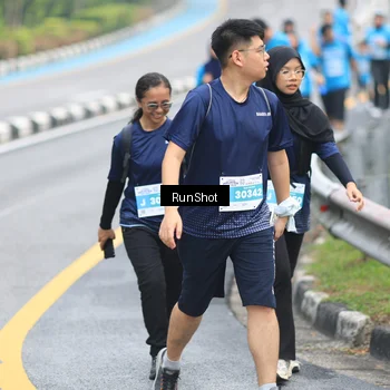 Runner Photo 7029172
