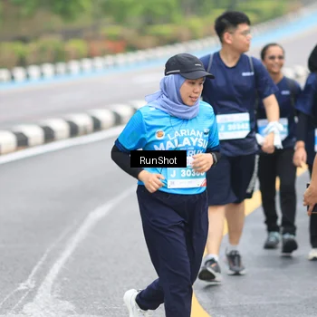 Runner Photo 7029177