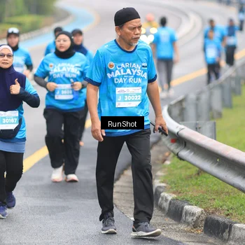 Runner Photo 7029211