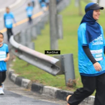 Runner Photo 7029345
