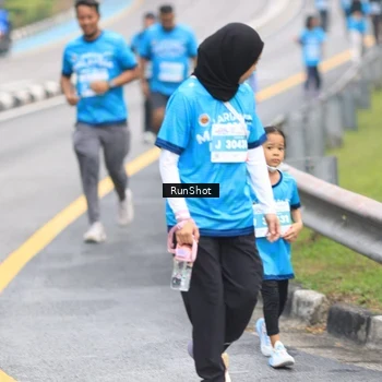 Runner Photo 7029351