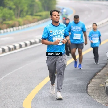 Runner Photo 7029363