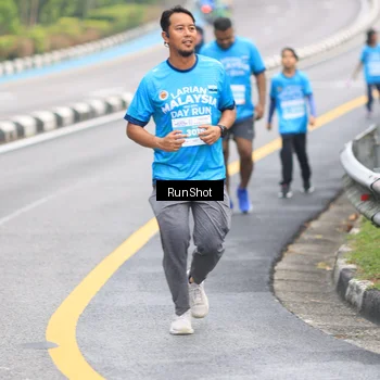 Runner Photo 7029371