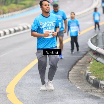 Runner Photo 7029372