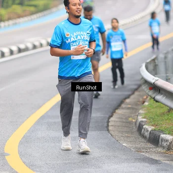 Runner Photo 7029373