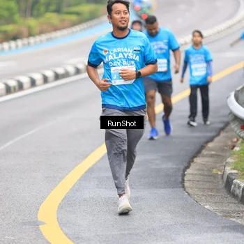 Runner Photo 7029378