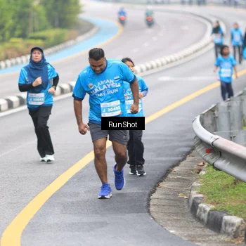 Runner Photo 7029431