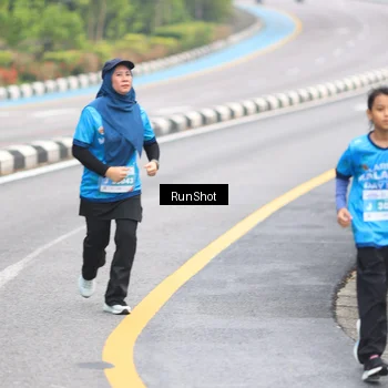 Runner Photo 7029438