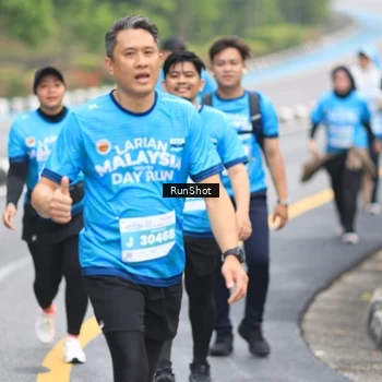 Runner Photo 7029600