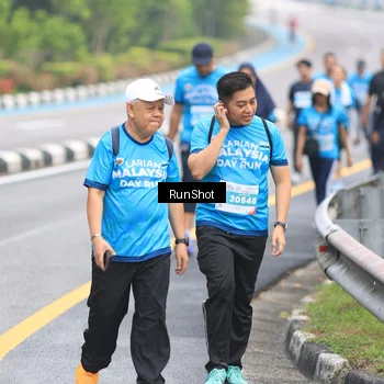Runner Photo 7029695