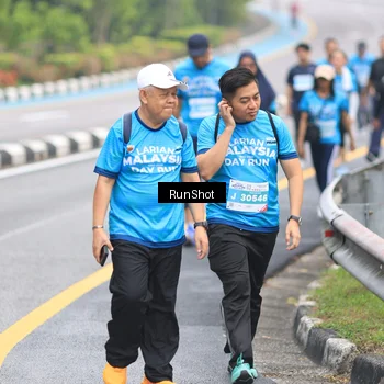 Runner Photo 7029698