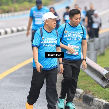 Runner Photo 7029704