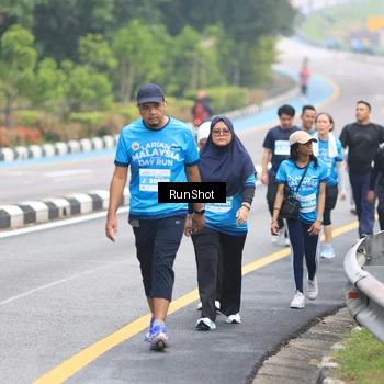 Runner Photo 7029722