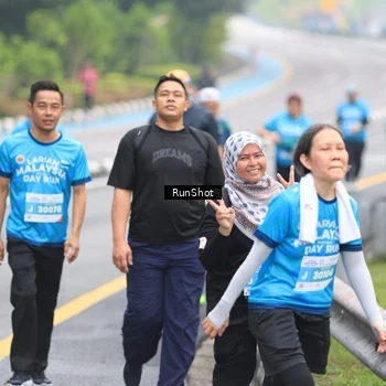 Runner Photo 7029785