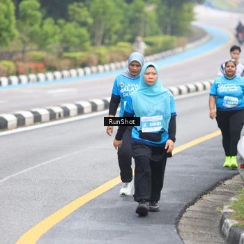 Runner Photo 7029874
