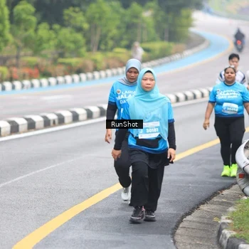 Runner Photo 7029875